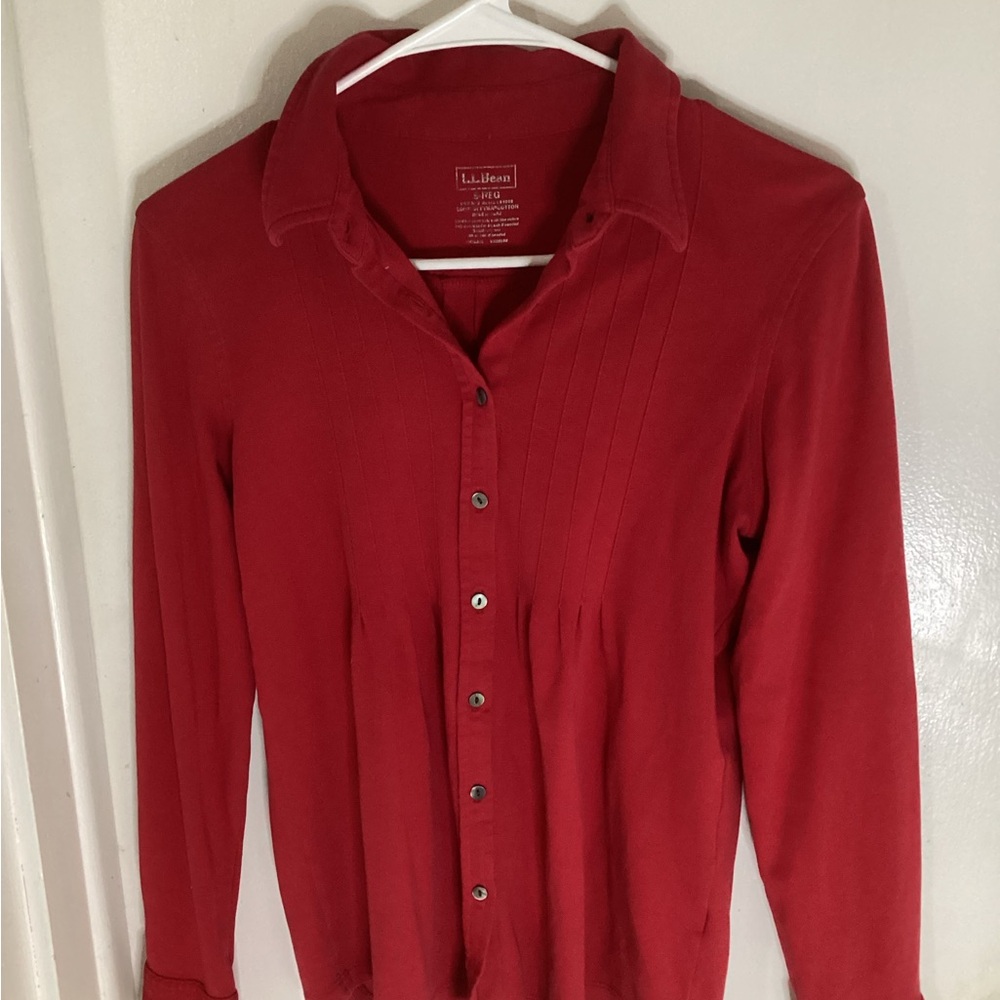 L.L. Bean Women's Scarlet Pleated Button-Down Shirt Size Small